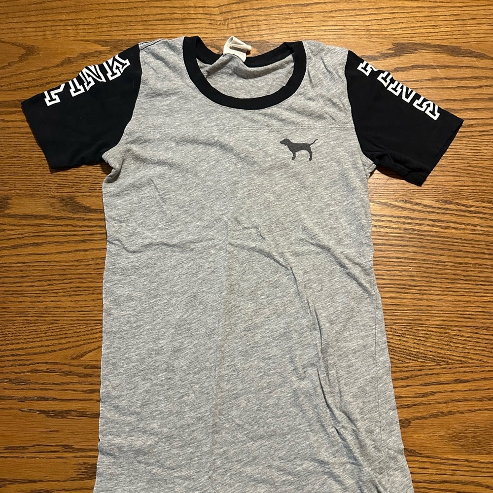 PINK Victoria's Secret Small Gray Tee